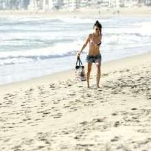 Bai Ling en bikini à Cali Beach