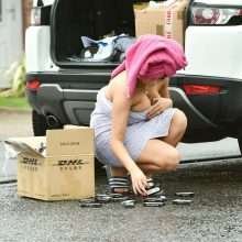 Chloe Ferry nue dans les rues de Newcastel