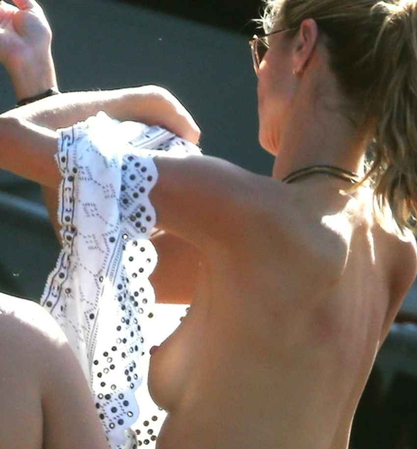 Heidi Klum, bikini et seins nus