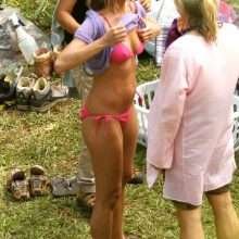 Jennifer Aniston dans un bikini rose