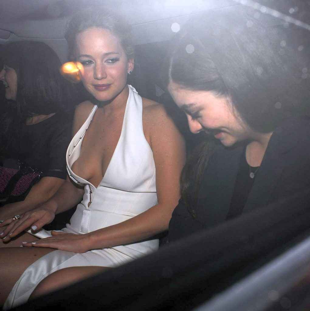 Oups, on voit les seins de Jennifer Lawrence