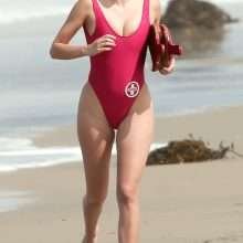 Keeley Hazel en maillot de bain Baywatch