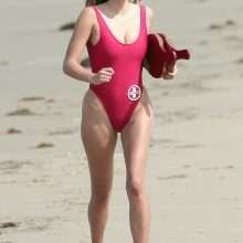 Keeley Hazel en maillot de bain Baywatch