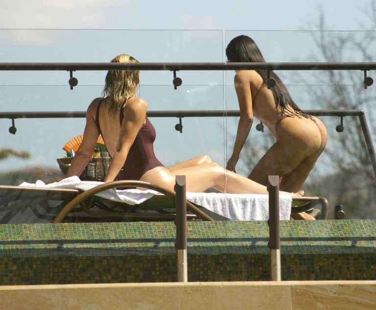 Kim Kardashian en bikini au Costa Rica