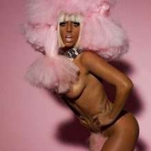 Lady Gaga nue dans V Mag