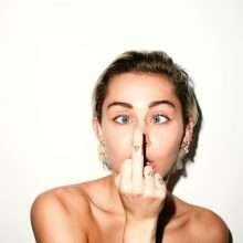 Miley Cyrus nue par Terry Richardson