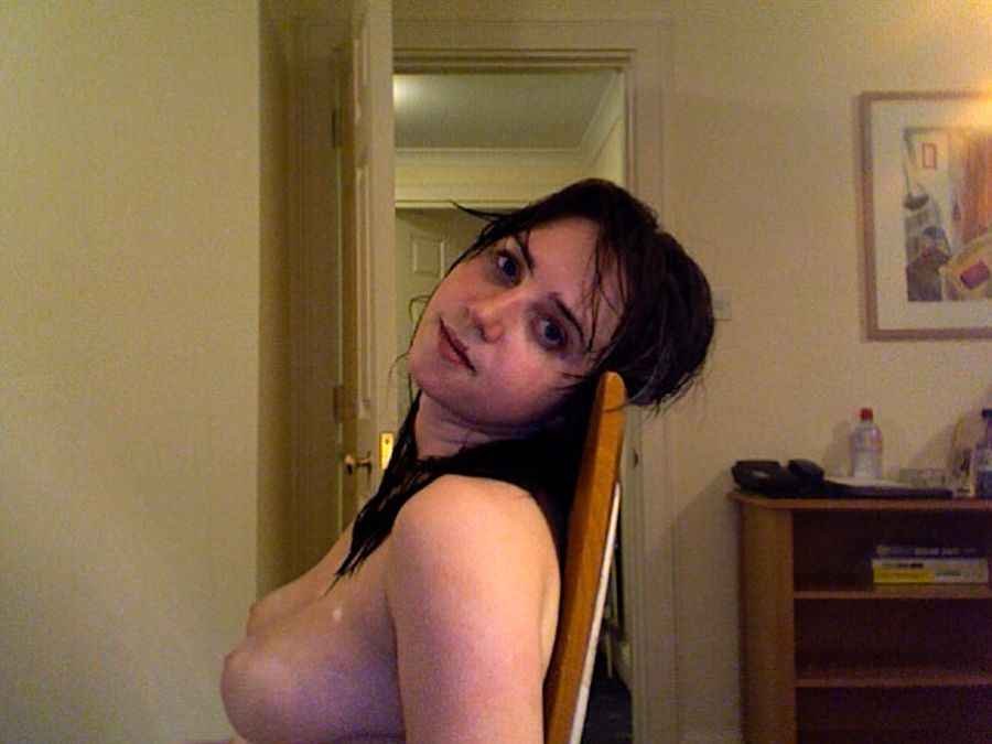 Zoe Kazan nue, les photos volées
