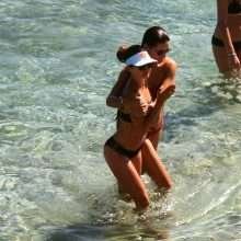 Adriana Lima en bikini à Mykonos
