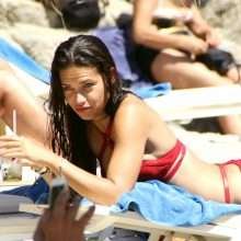 Adriana Lima en bikini à Mykonos