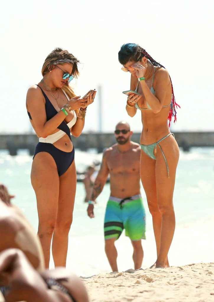 Bella Thorne en bikini à Cancun