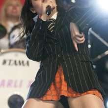 Charli XCX au festival de Glastonbury