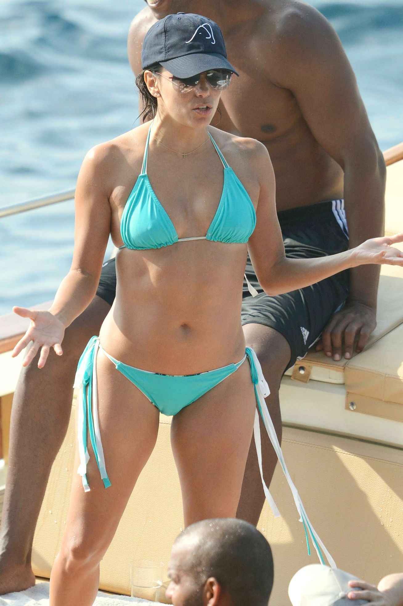Eva Longoria en bikini à Capri
