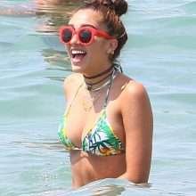 Lourdes Leon en bikini à Cannes