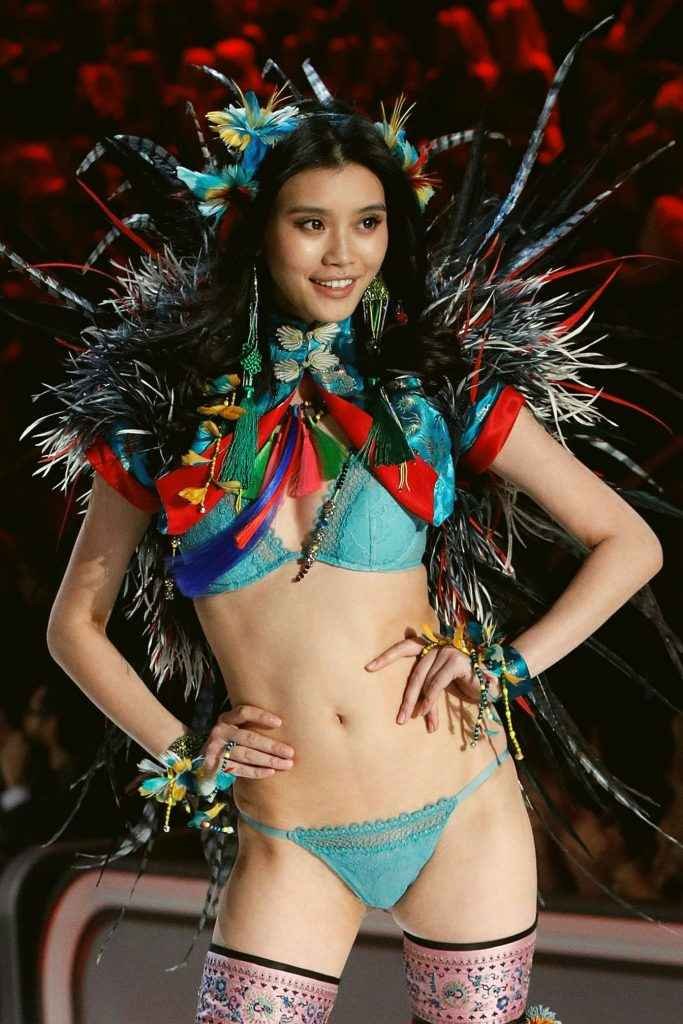 Ming Xi pour Victoria's Secret à Paris