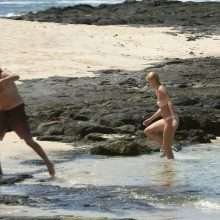 Ava Sambora en bikini à Hawaii