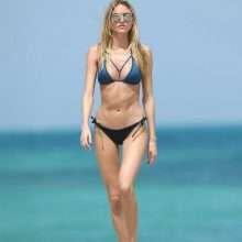 Martha Hunt en bikini à Miami