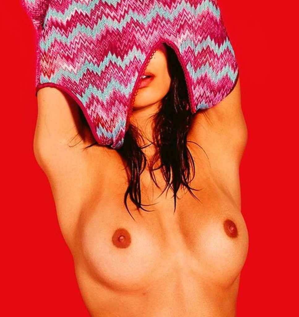 Melina Dimarco seins nus