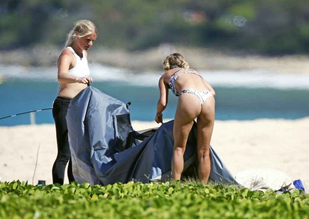 Sara Underwood en bikini à Hawaii