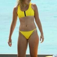 Tallia Storm en bikini à La Barbade
