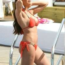 Abbie Holborn en bikini à Marbella
