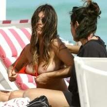 Aida Domenech seins nus à Miami