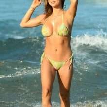 Arianny Celeste dans un bikini vert