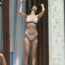 Bella Hadid en bikini à Cabo San Luca