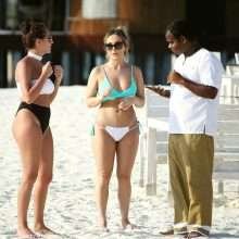 Chloe et Lauryn Goodman en bikini aux Maldives