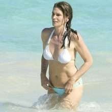 Cindy Crawford toujours en bikini à Saint Barthélémy