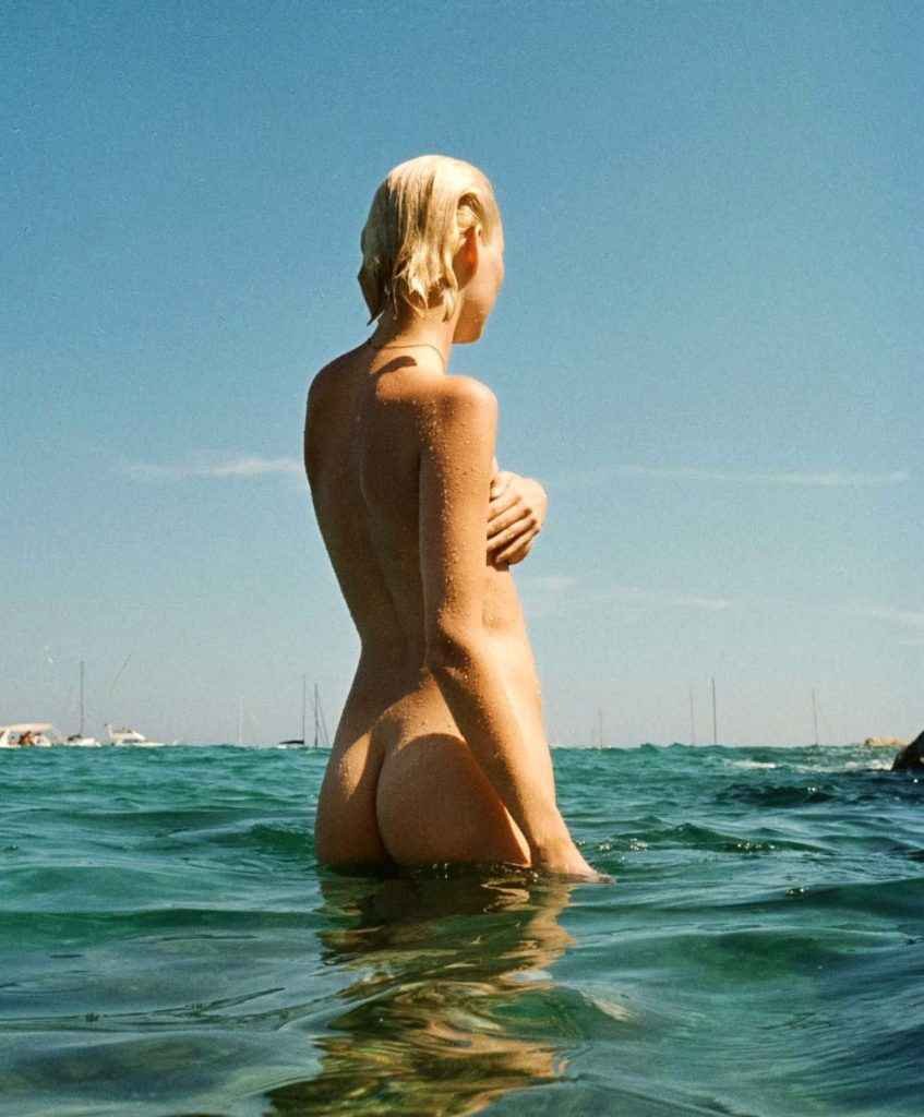 Julia Almendra nue dans Playboy