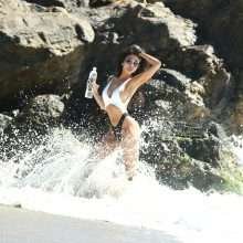 Tatiana Eriksen en bikini pour 138 Water