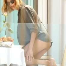 Anja Rubik seins nus à Cannes