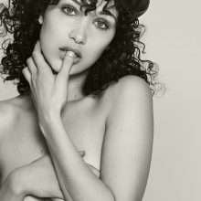 Bella Hadid seins nus pour 032c Mag