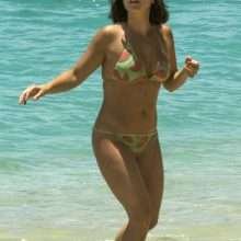 Catherine Harding en bikini à La Barbade