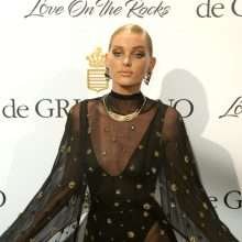 Elsa Hosk exhibe ses seins au 70eme Festival de Cannes