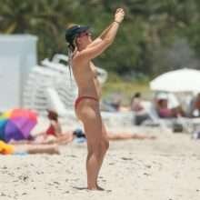 GG Magree seins nus à Miami