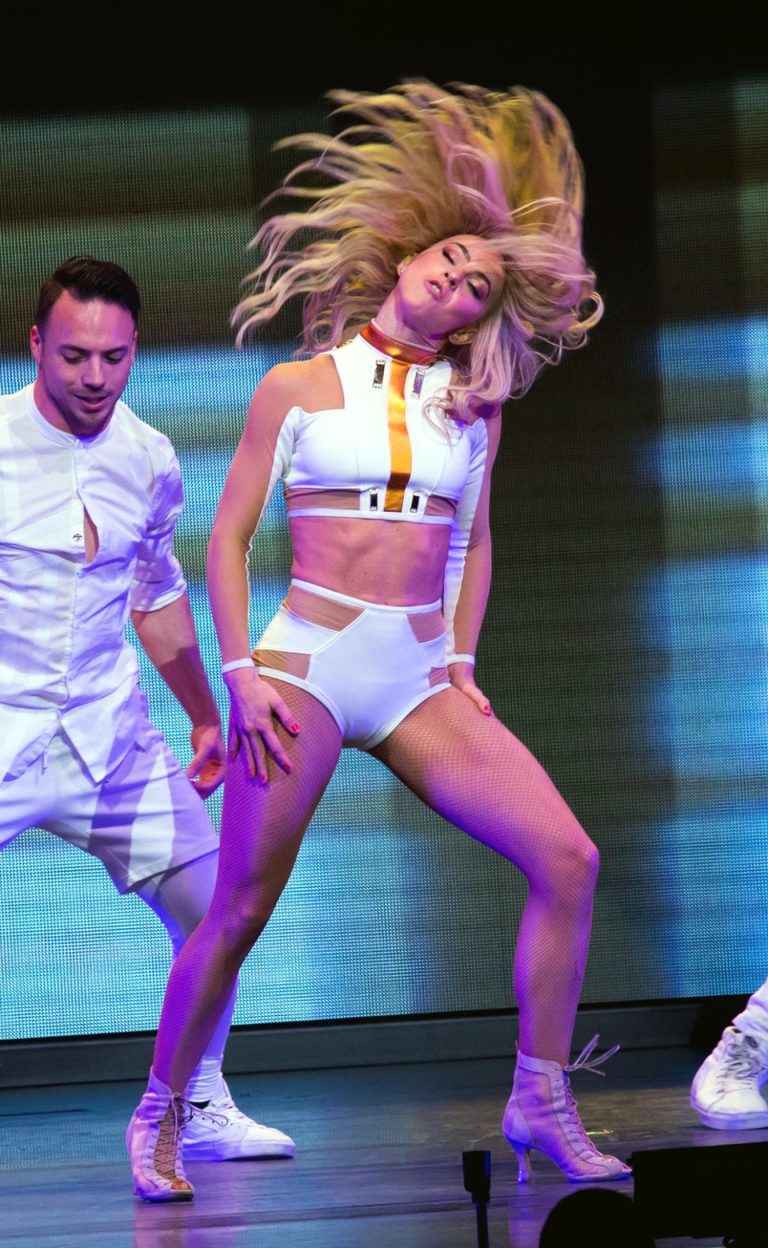 Julianne Hough en concert à New-York