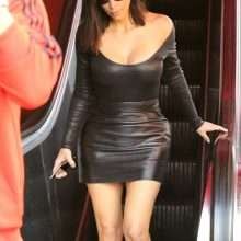 Kim Kardashian sans soutien-gorge à Studio City