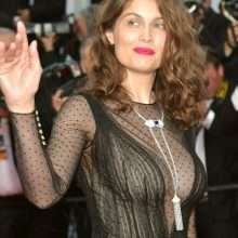 Laetitia Casta les seins en avant au 70eme Festival de Cannes