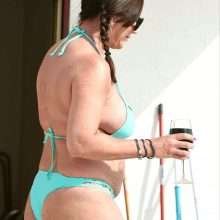 Lisa Appleton en bikini à Ibiza