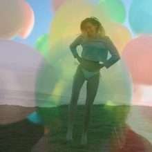 Miley Cyrus dans son nouveau clip vidéo "Malibu"