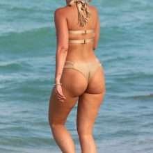 YesJulz en bikini à Miami