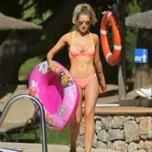 Helen Flanagan en bikini à Majorque