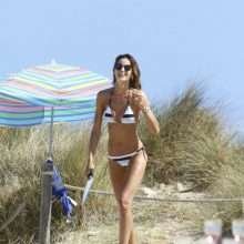 Izabel Goulart en bikini à Ibiza