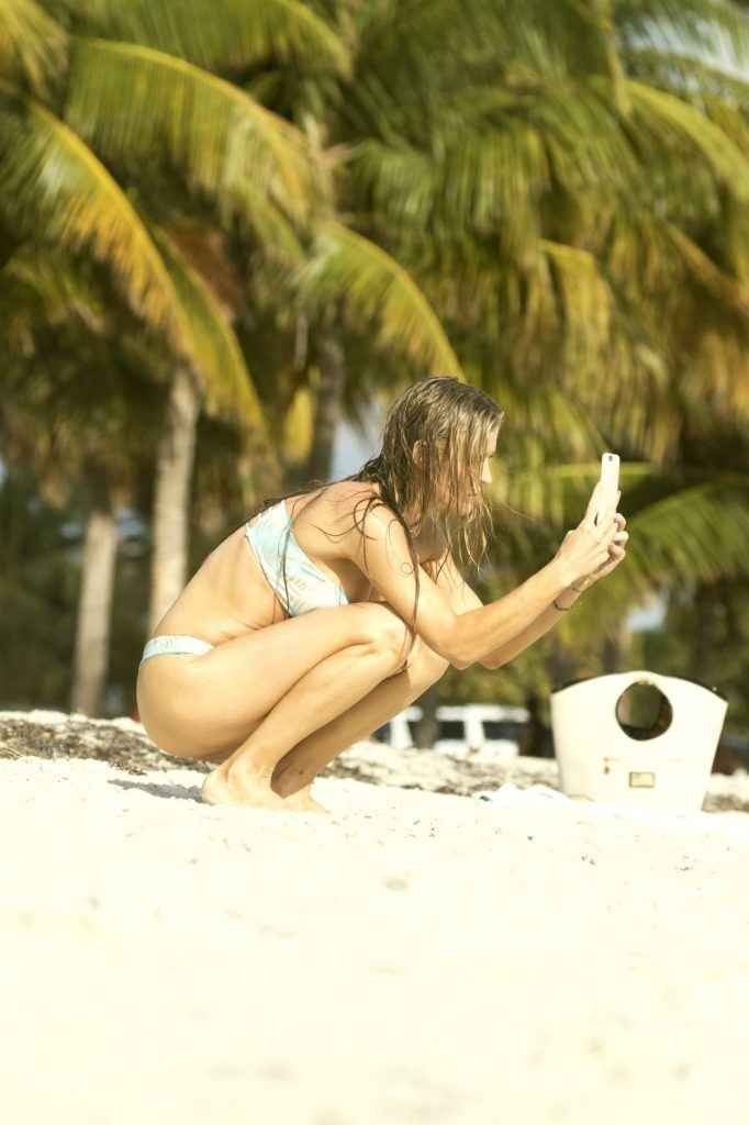 Joanna Krupa en bikini à Miami