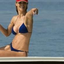 Michelle Hunziker, bikini et paddleboard