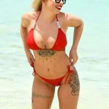 Olivia Buckland en bikini au Cap Vert