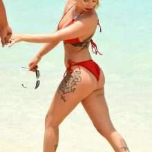 Olivia Buckland en bikini au Cap Vert