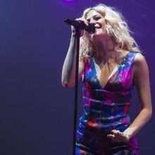 Pixie Lott en concert à Glasgow