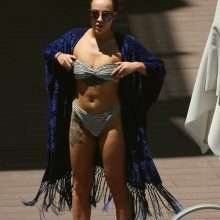 Stephanie Davis en bikini à Tenerife